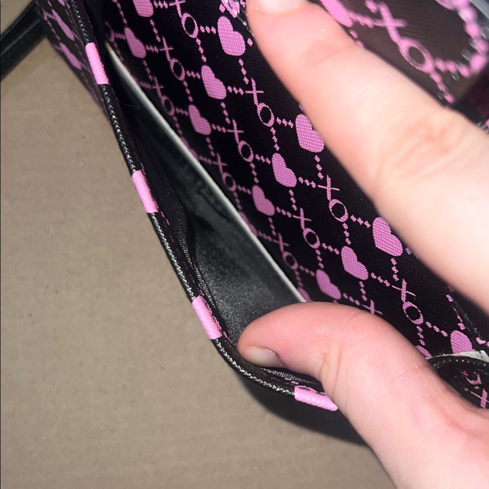 XOXO Black Wristlet with Pink Hearts - Picture 3 of 4